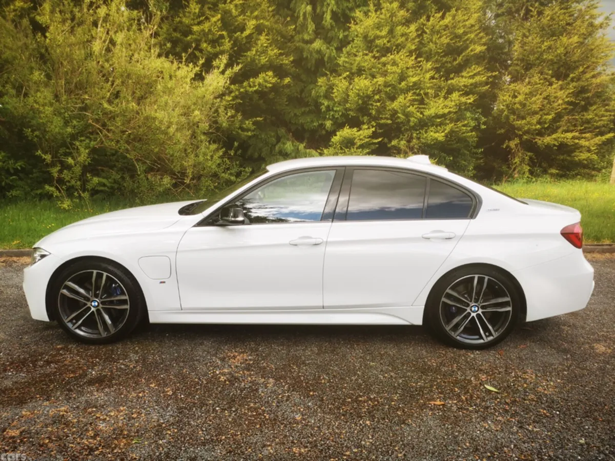 BMW 3-Series Saloon, Petrol Hybrid, 2018, White