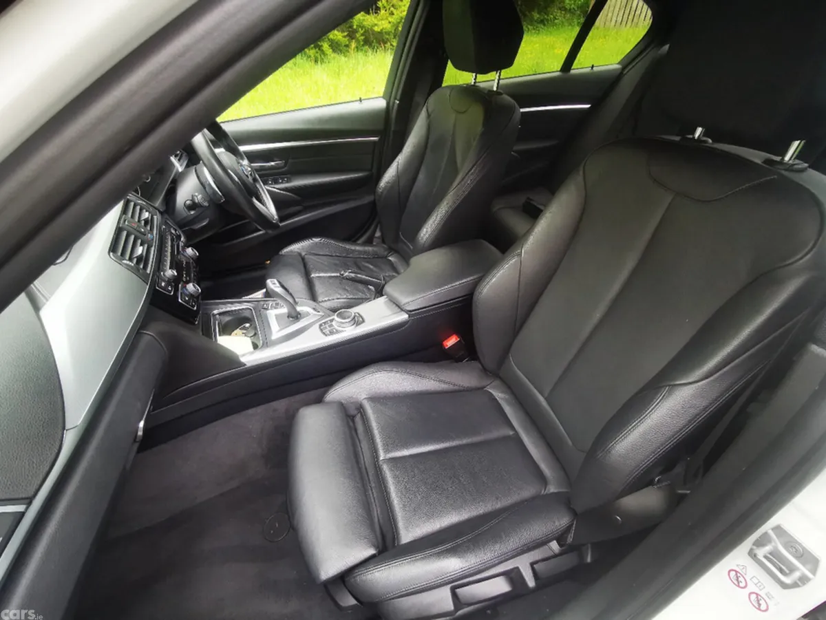 BMW 3-Series Saloon, Petrol Hybrid, 2018, White