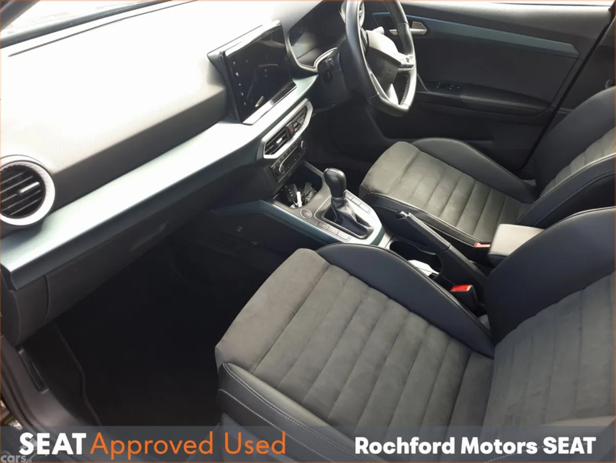 SEAT Arona Hatchback, Petrol, 2024, Black