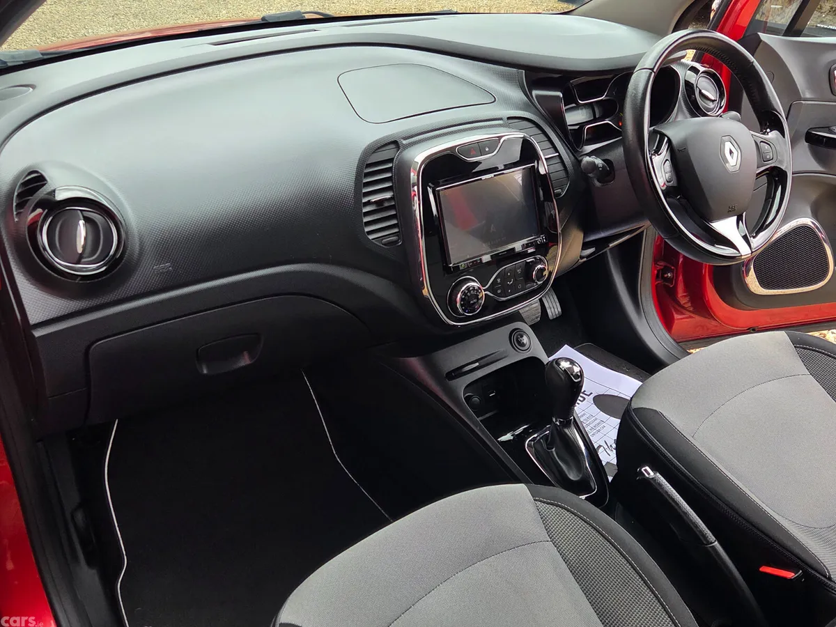 Renault Captur Hatchback, Petrol, 2016, Red