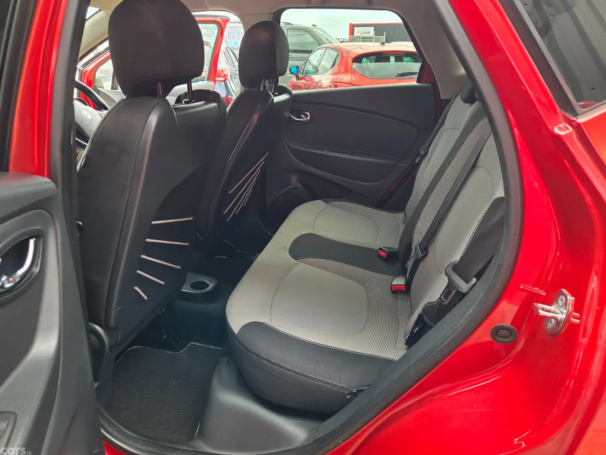 Renault Captur Hatchback, Petrol, 2016, Red