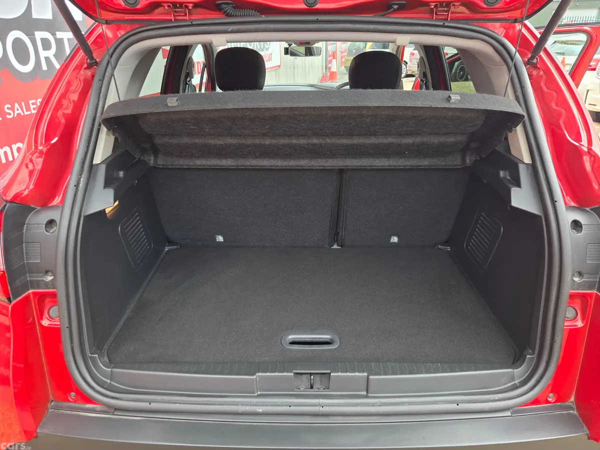 Renault Captur Hatchback, Petrol, 2016, Red