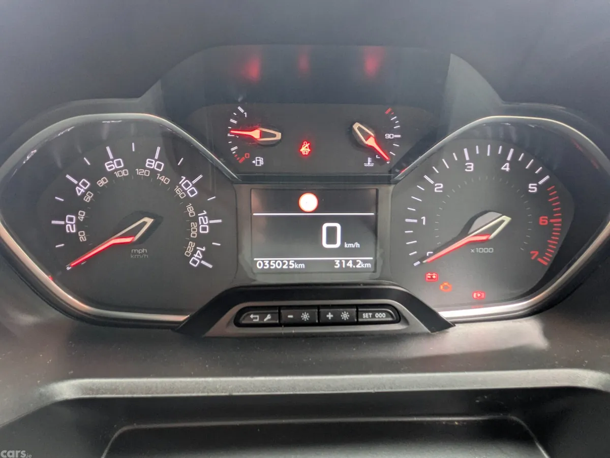 Peugeot Rifter MPV, Diesel, 2020, Silver