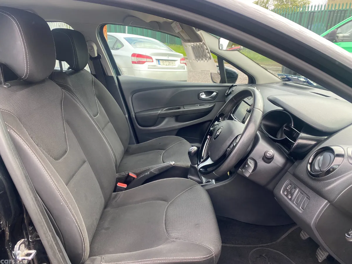 Renault Clio Hatchback, Petrol, 2016, Black