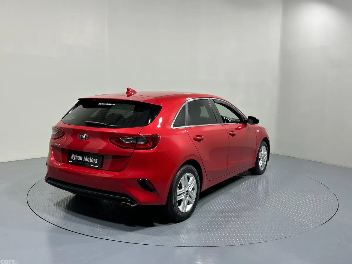 Kia Ceed Hatchback, Petrol, 2020, Red