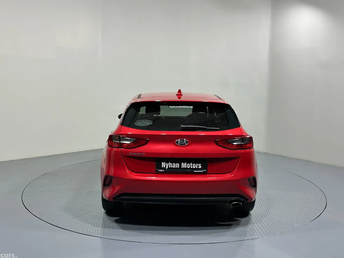 Kia Ceed Hatchback, Petrol, 2020, Red