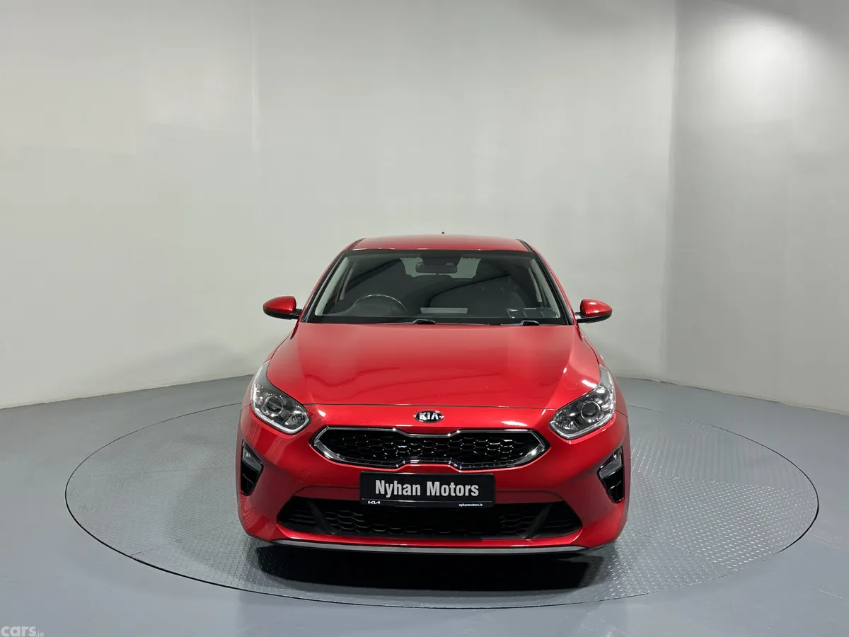 Kia Ceed Hatchback, Petrol, 2020, Red