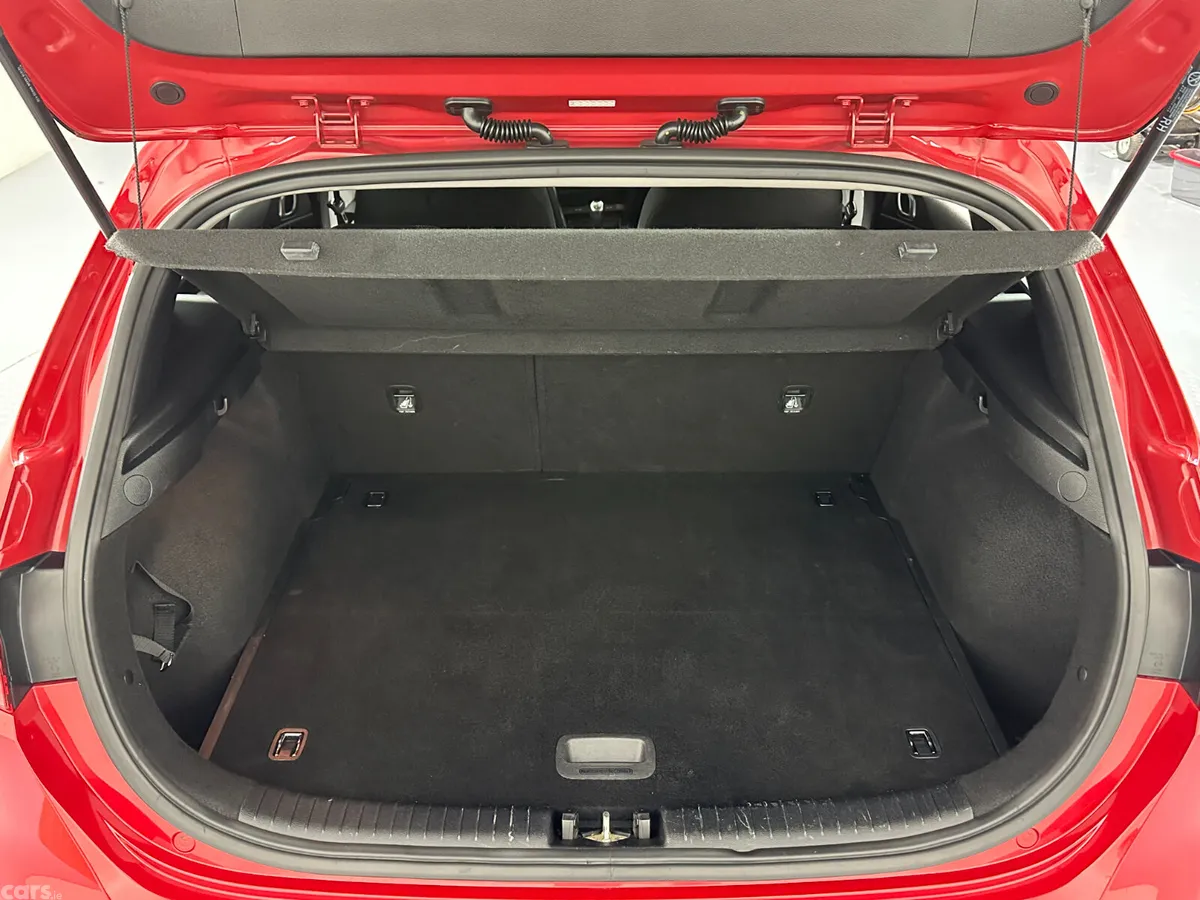 Kia Ceed Hatchback, Petrol, 2020, Red