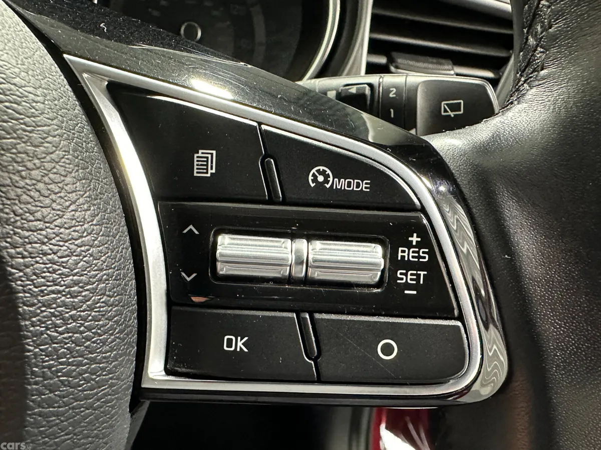 Kia Ceed Hatchback, Petrol, 2020, Red