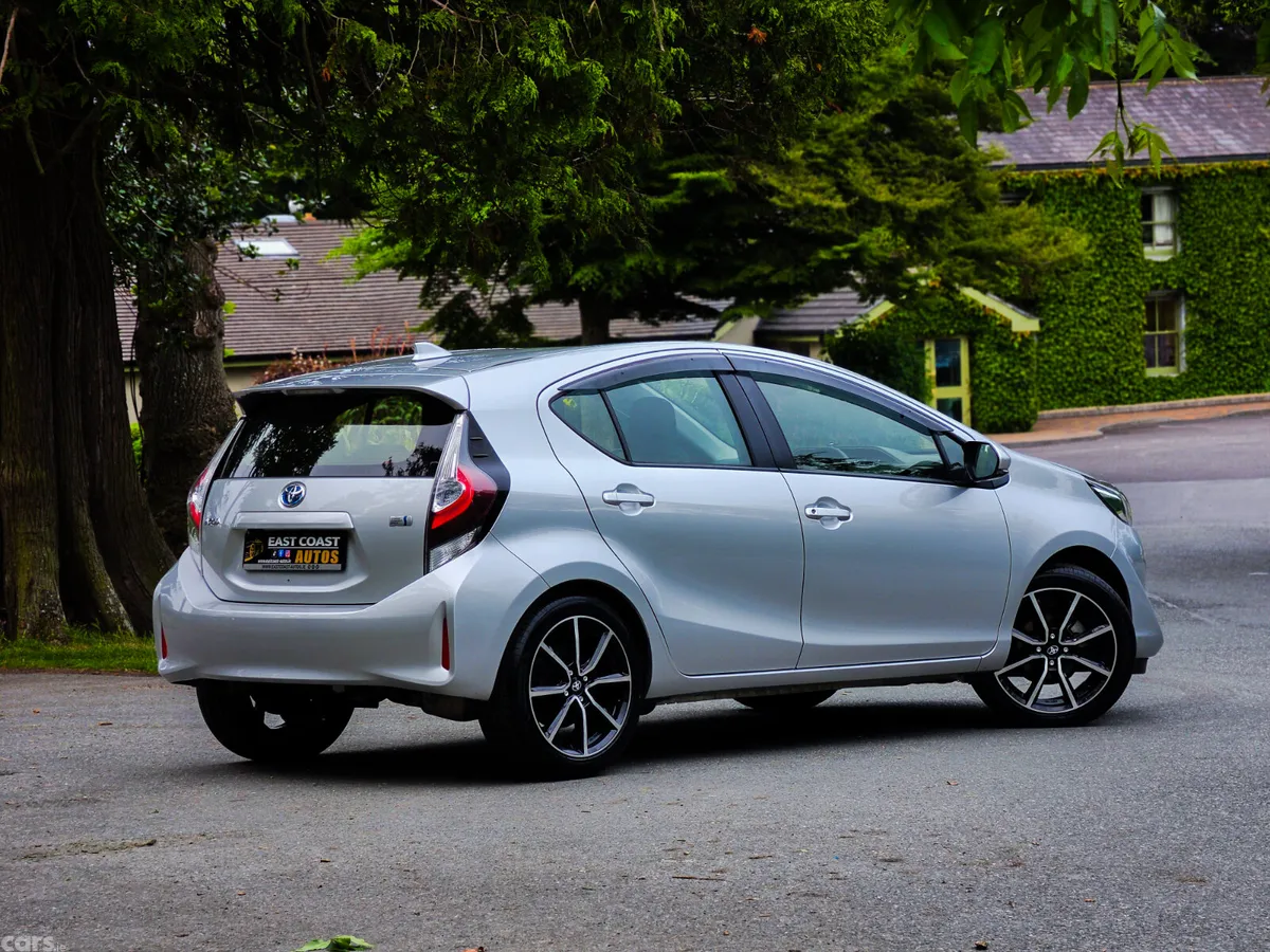 Toyota Aqua Hatchback, Petrol Hybrid, 2020, Silver
