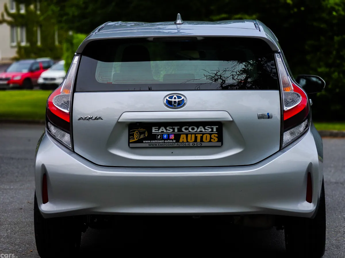 Toyota Aqua Hatchback, Petrol Hybrid, 2020, Silver
