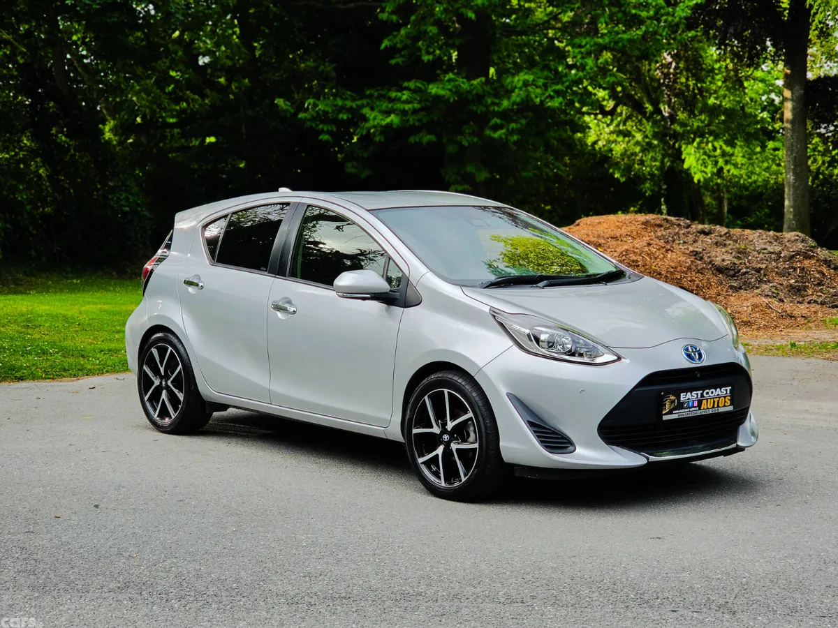 Toyota Aqua Hatchback, Petrol Hybrid, 2020, Silver