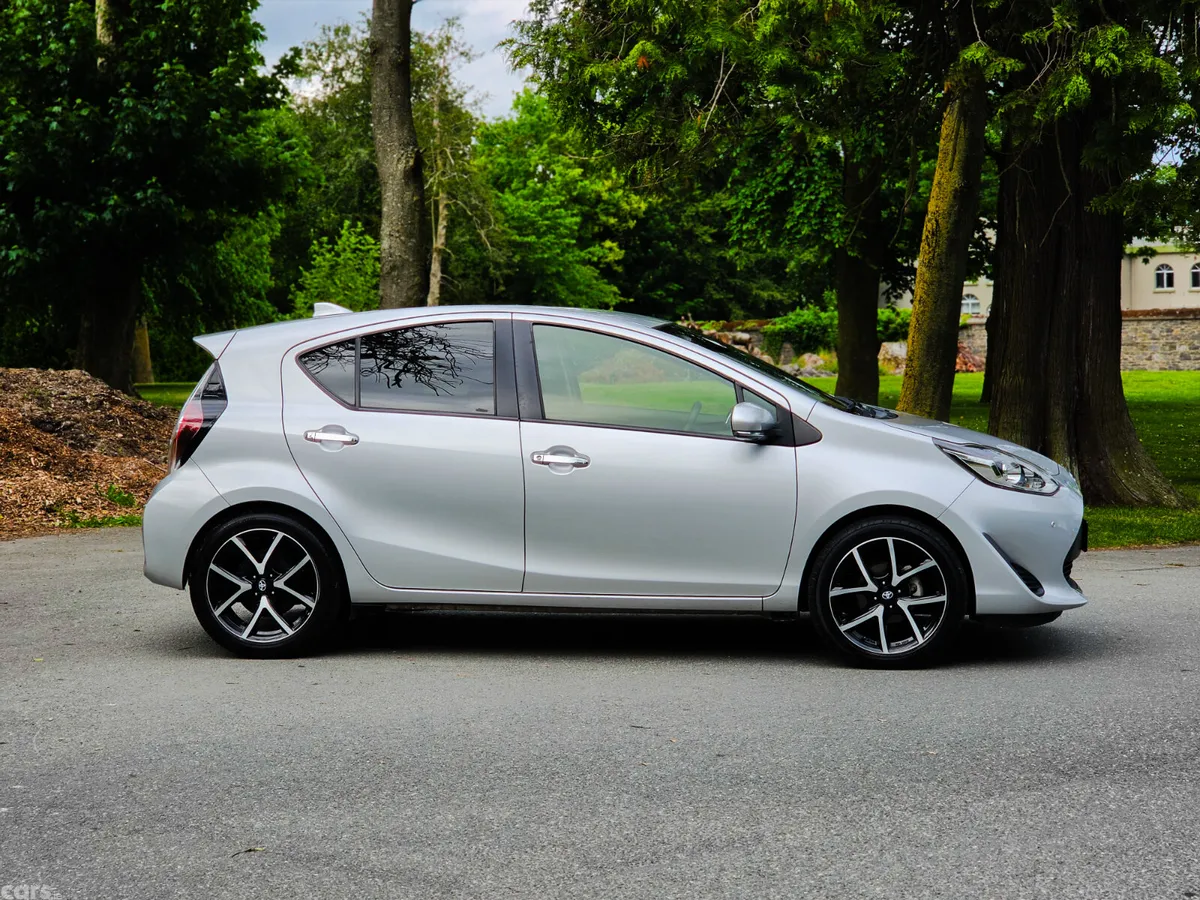 Toyota Aqua Hatchback, Petrol Hybrid, 2020, Silver