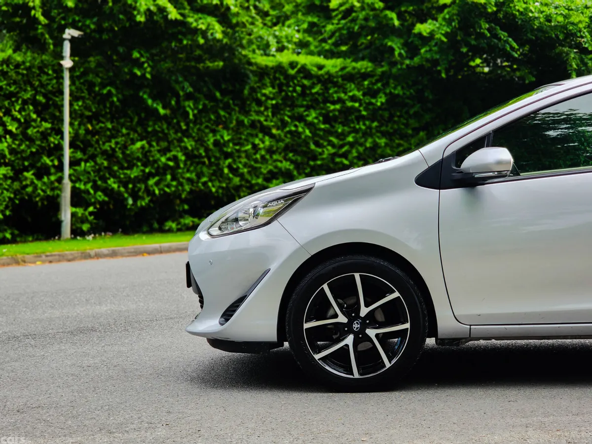 Toyota Aqua Hatchback, Petrol Hybrid, 2020, Silver