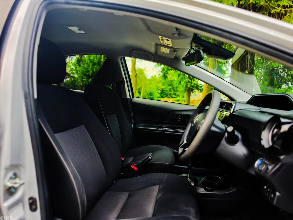 Toyota Aqua Hatchback, Petrol Hybrid, 2020, Silver
