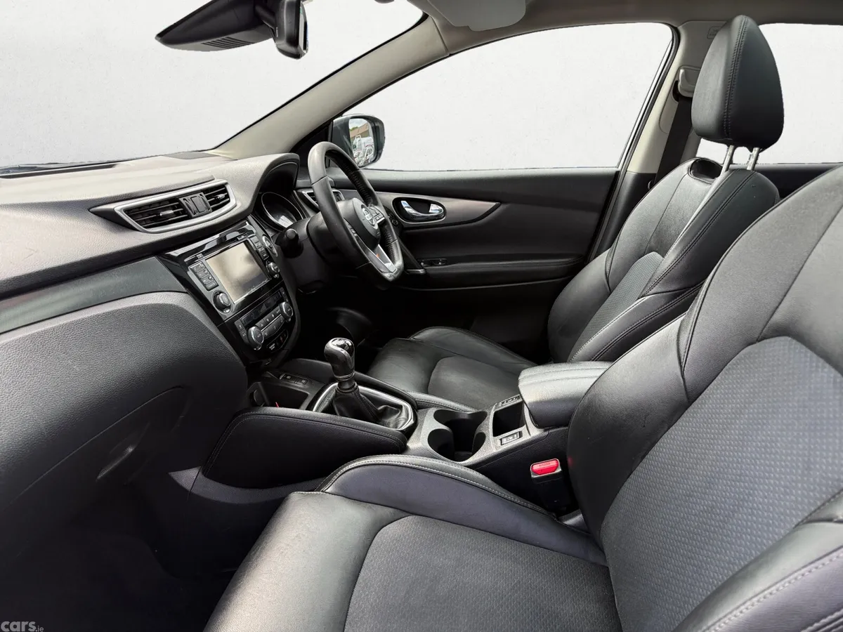 Nissan Qashqai SUV, Diesel, 2017, White