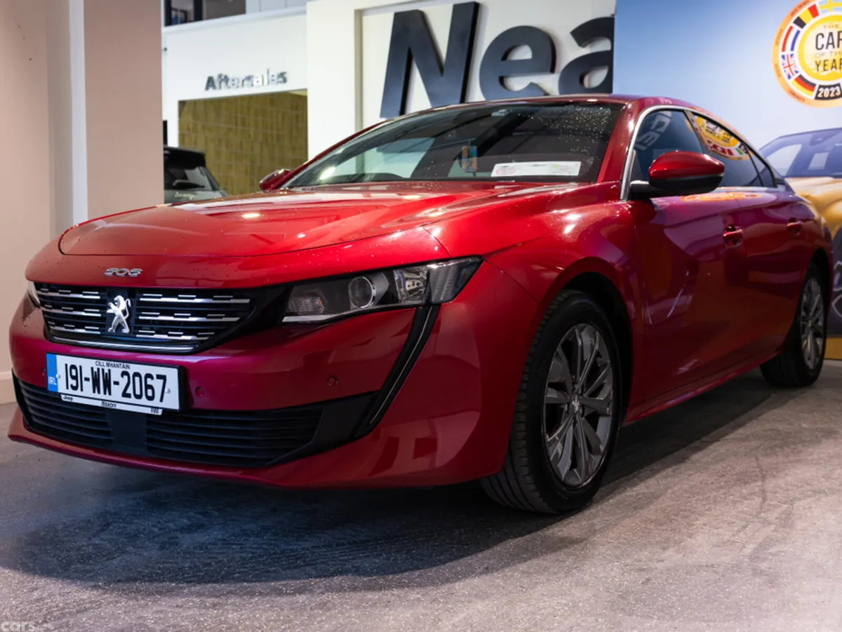 Peugeot 508 Hatchback, Petrol, 2019, Red