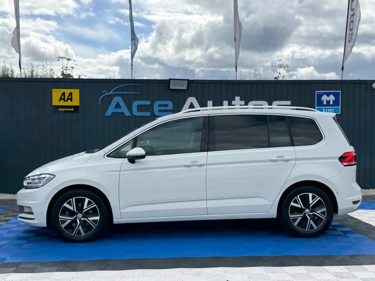 Volkswagen Touran MPV, Diesel, 2020, White