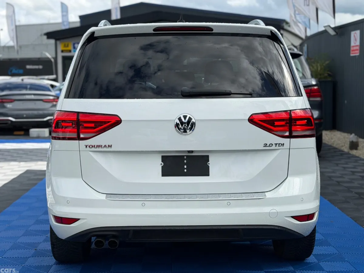 Volkswagen Touran MPV, Diesel, 2020, White