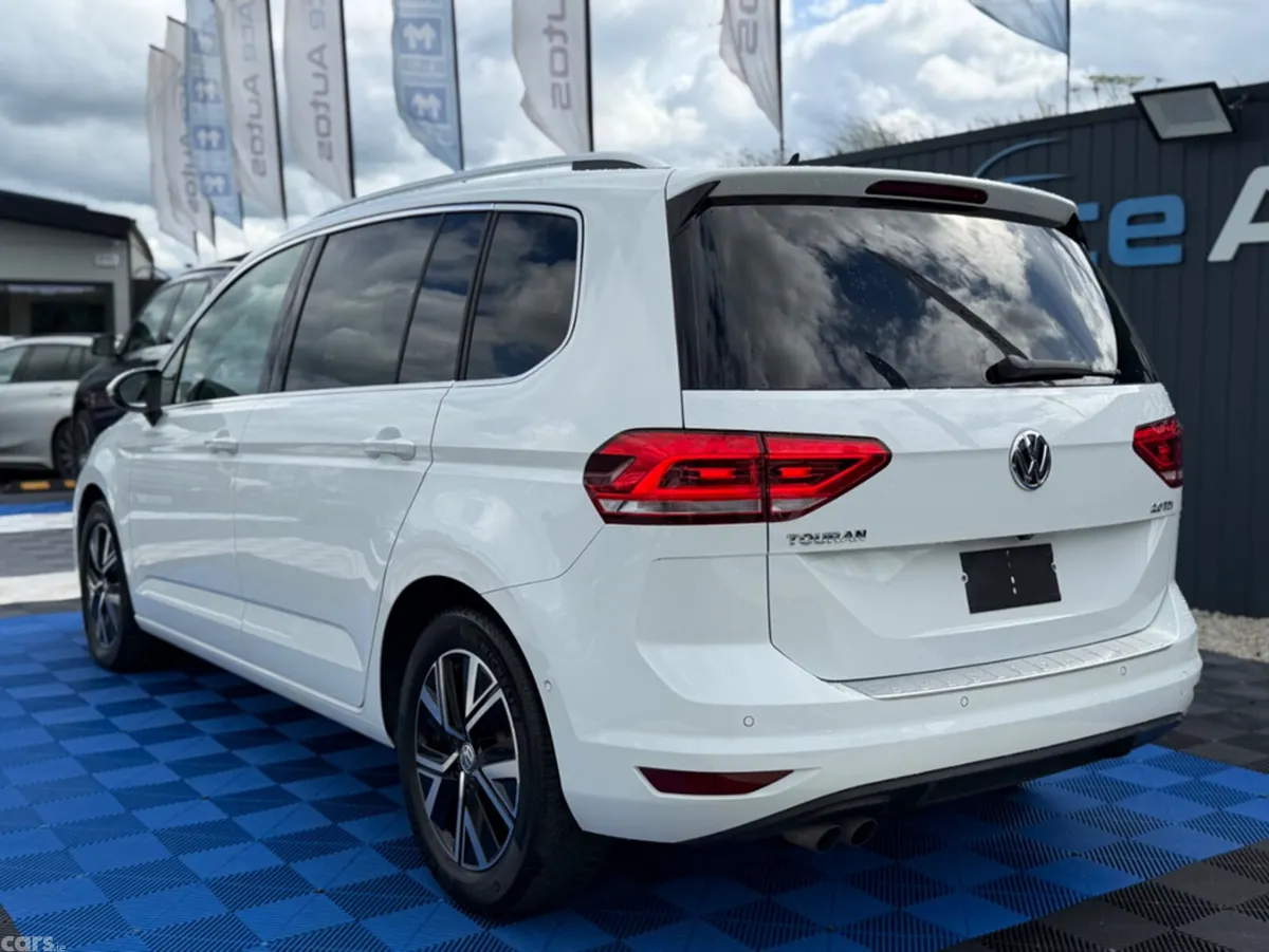 Volkswagen Touran MPV, Diesel, 2020, White
