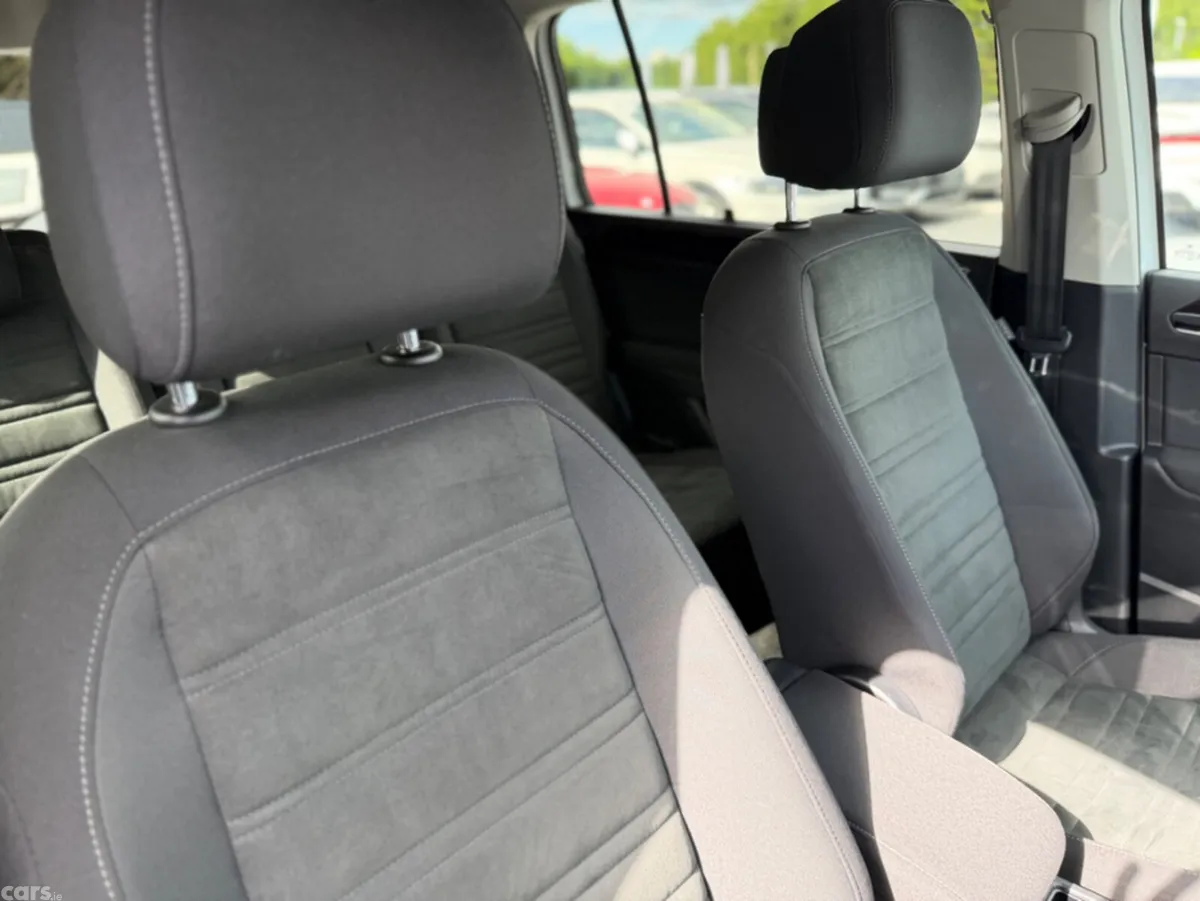 Volkswagen Touran MPV, Diesel, 2020, White