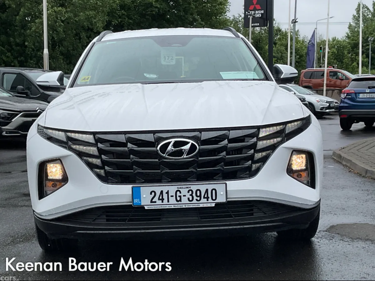 Hyundai Tucson MPV, Petrol Hybrid, 2024, White