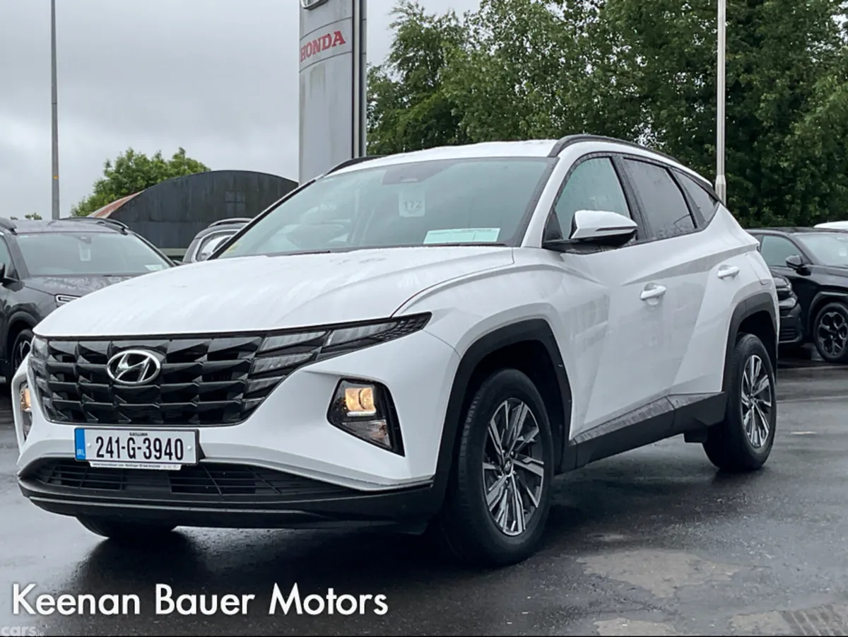 Hyundai Tucson MPV, Petrol Hybrid, 2024, White