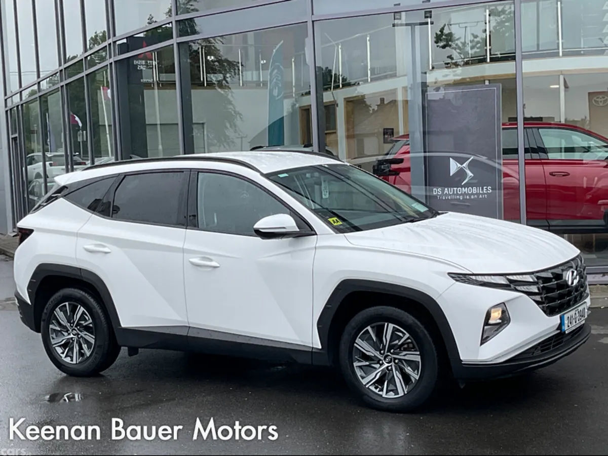 Hyundai Tucson MPV, Petrol Hybrid, 2024, White