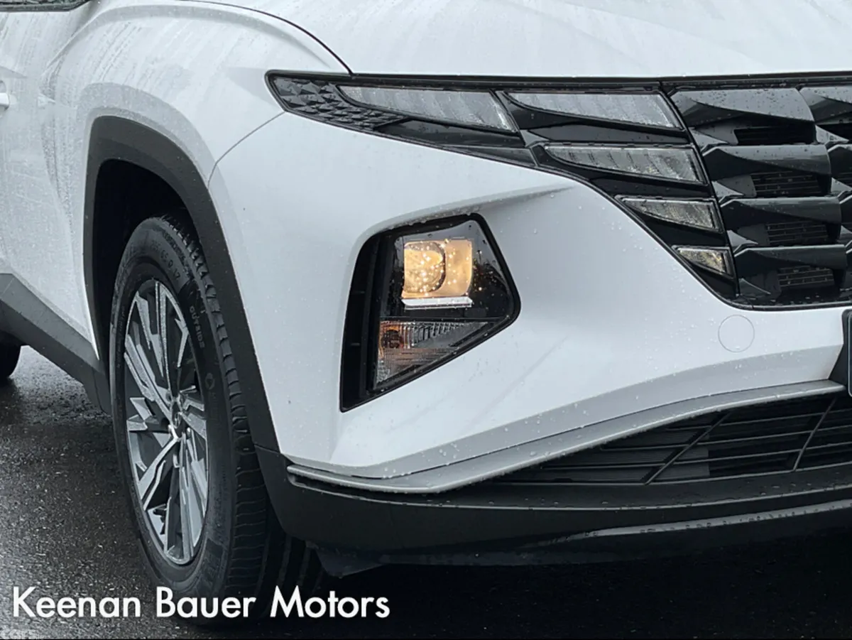 Hyundai Tucson MPV, Petrol Hybrid, 2024, White