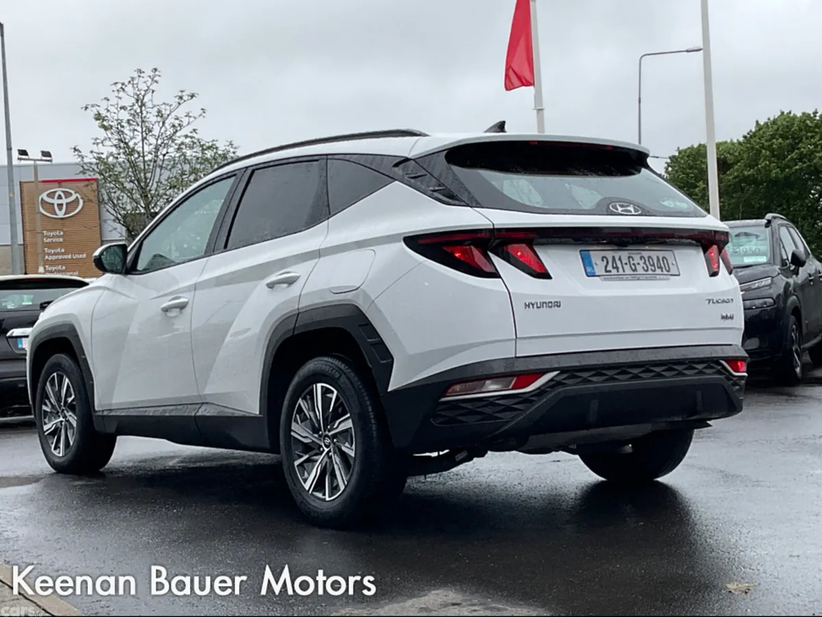 Hyundai Tucson MPV, Petrol Hybrid, 2024, White