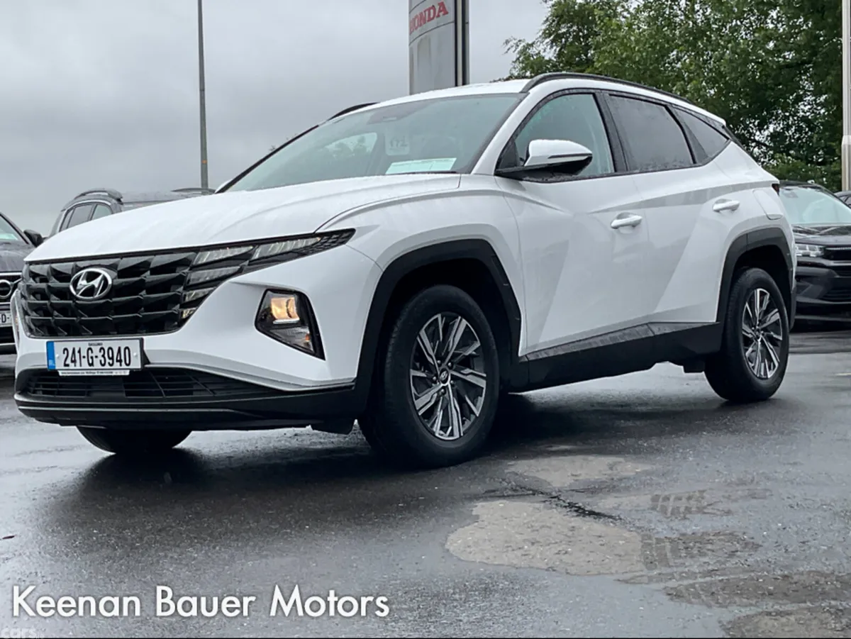 Hyundai Tucson MPV, Petrol Hybrid, 2024, White