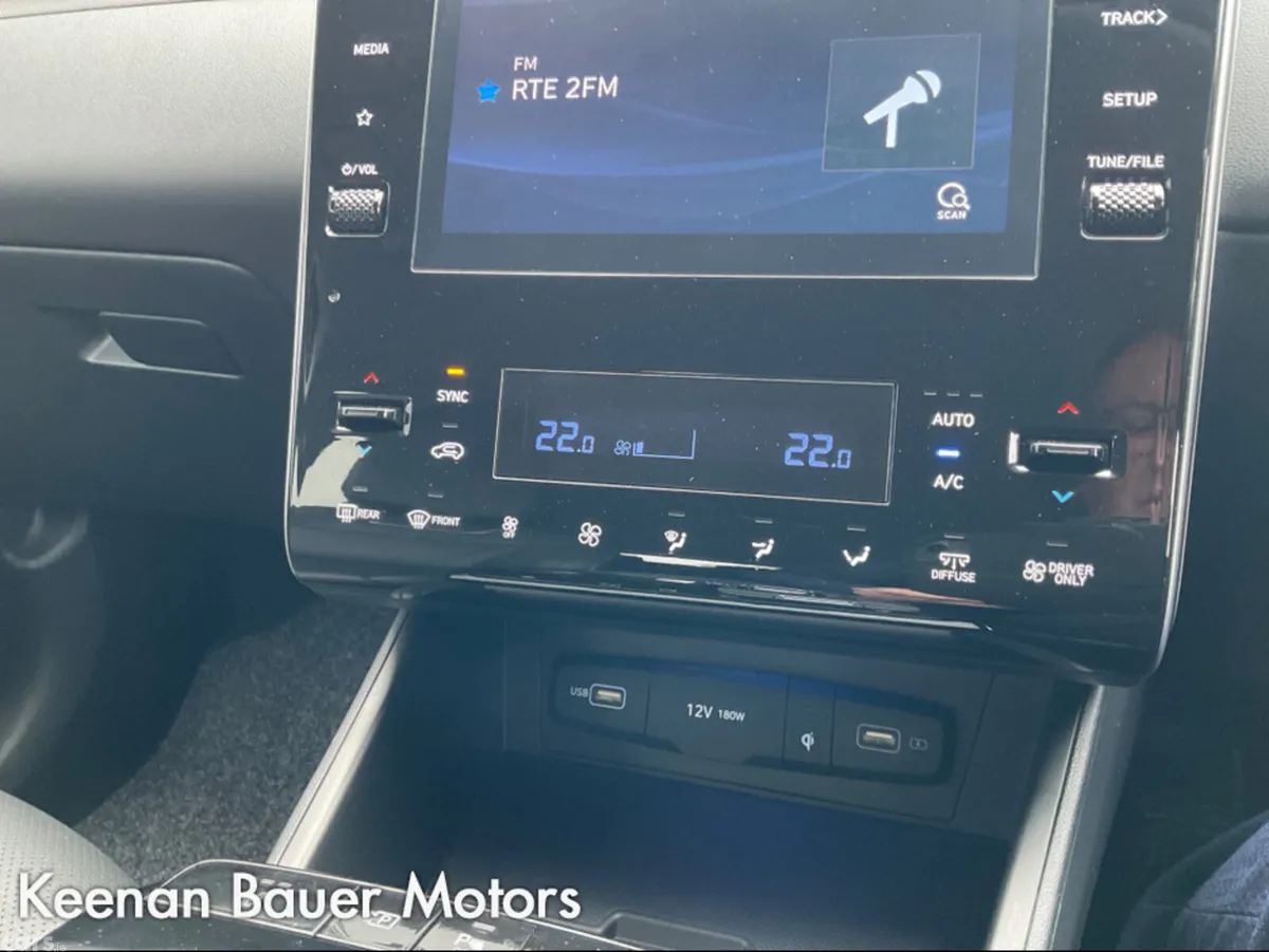 Hyundai Tucson MPV, Petrol Hybrid, 2024, White