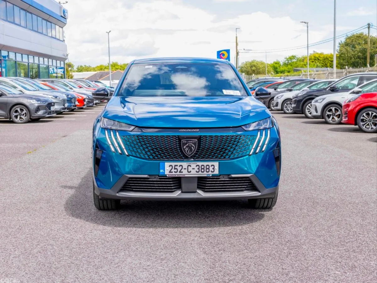 Peugeot 3008 MPV, Petrol, 2025, Blue