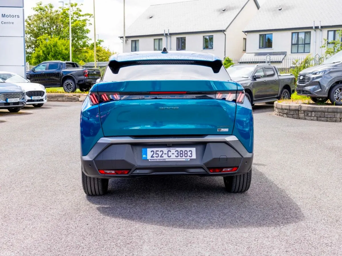 Peugeot 3008 MPV, Petrol, 2025, Blue