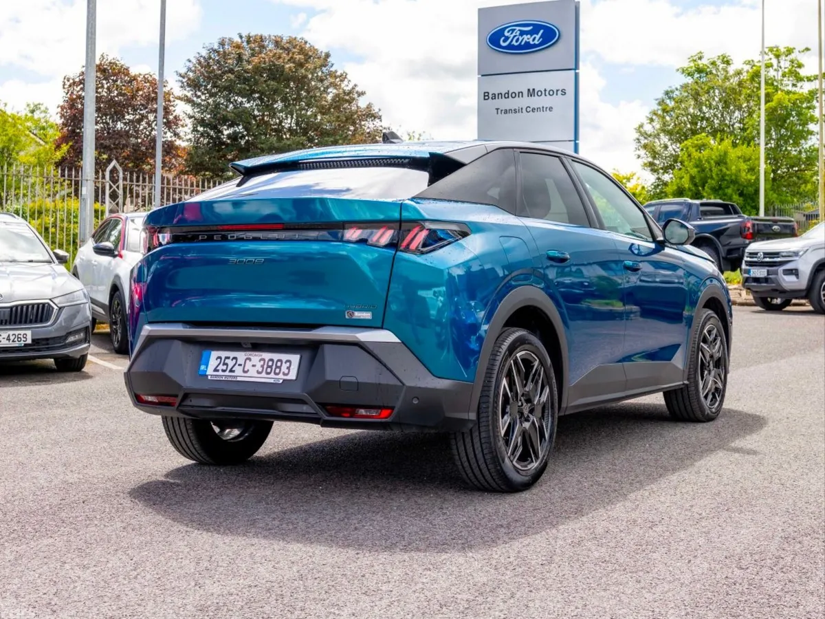 Peugeot 3008 MPV, Petrol, 2025, Blue