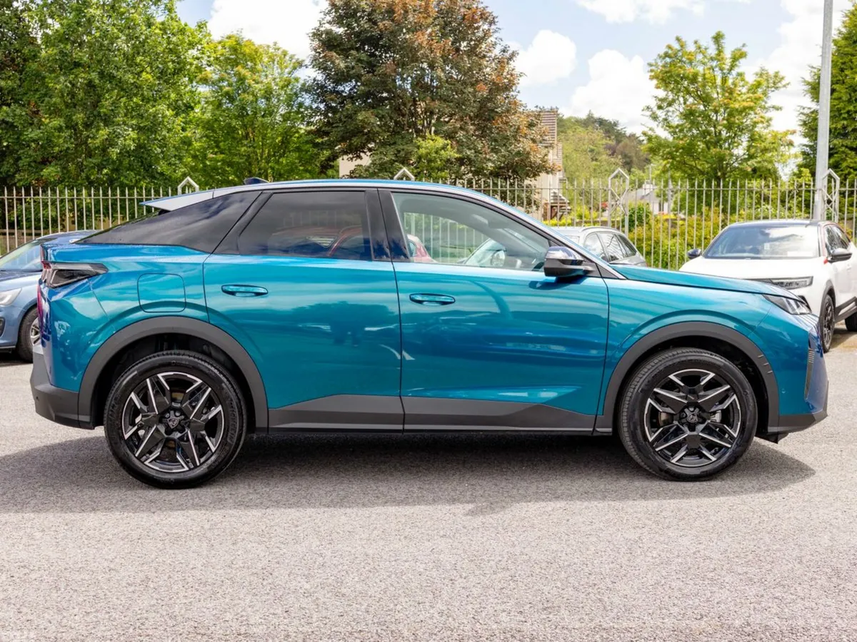 Peugeot 3008 MPV, Petrol, 2025, Blue