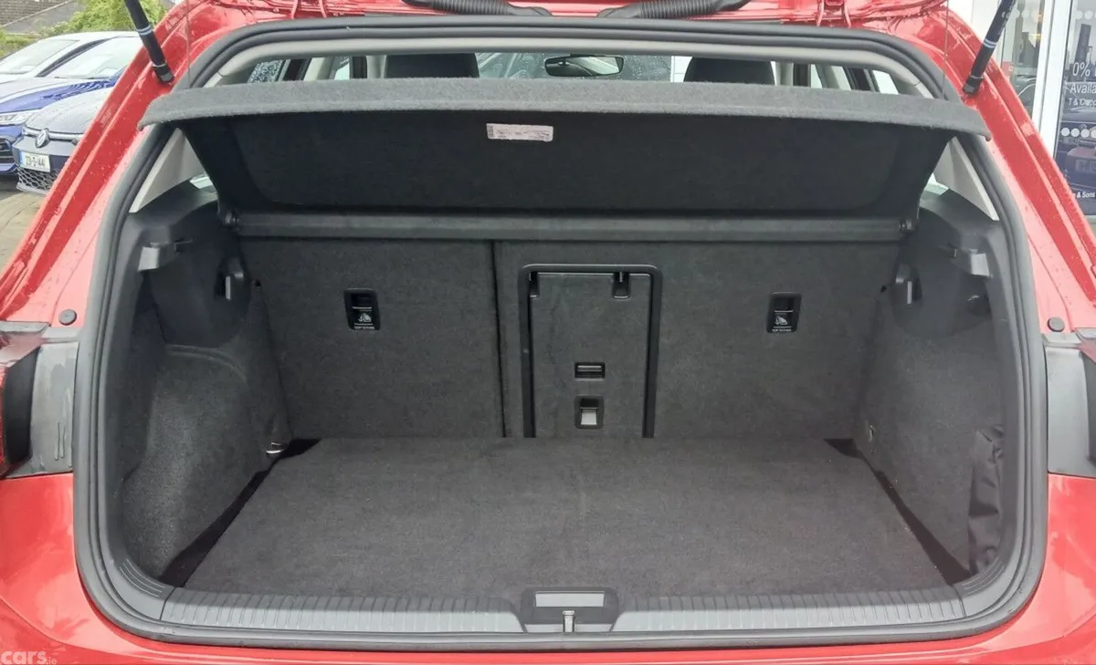 Volkswagen Golf Estate, Diesel, 2023, Red