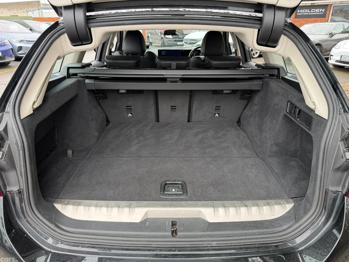 BMW 3-Series Estate, Petrol Plug-in Hybrid, 2023, Black
