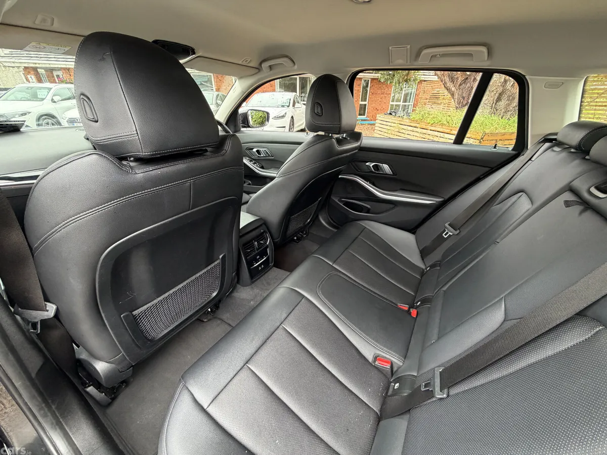 BMW 3-Series Estate, Petrol Plug-in Hybrid, 2023, Black