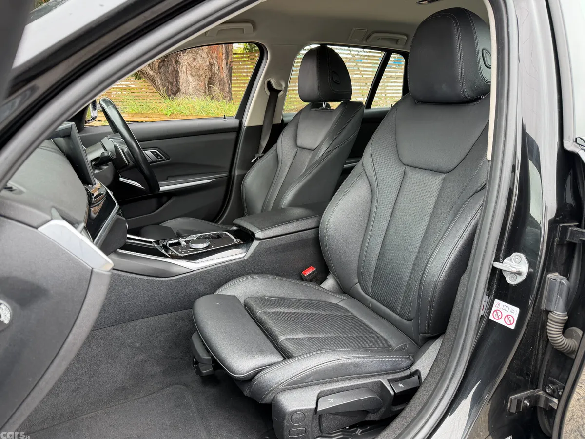 BMW 3-Series Estate, Petrol Plug-in Hybrid, 2023, Black