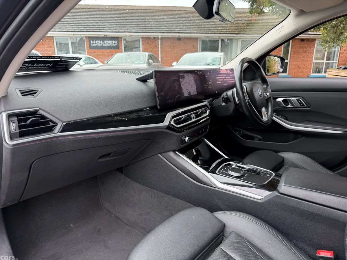 BMW 3-Series Estate, Petrol Plug-in Hybrid, 2023, Black