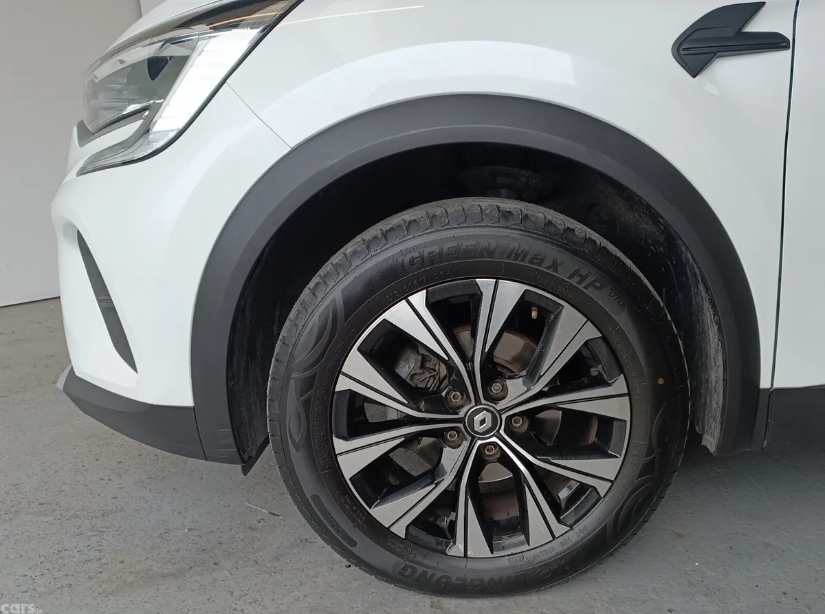Renault Captur Hatchback, Petrol, 2023, White