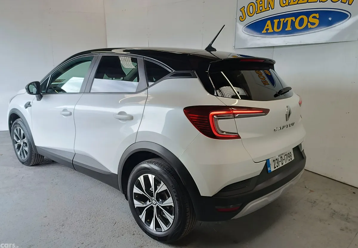 Renault Captur Hatchback, Petrol, 2023, White