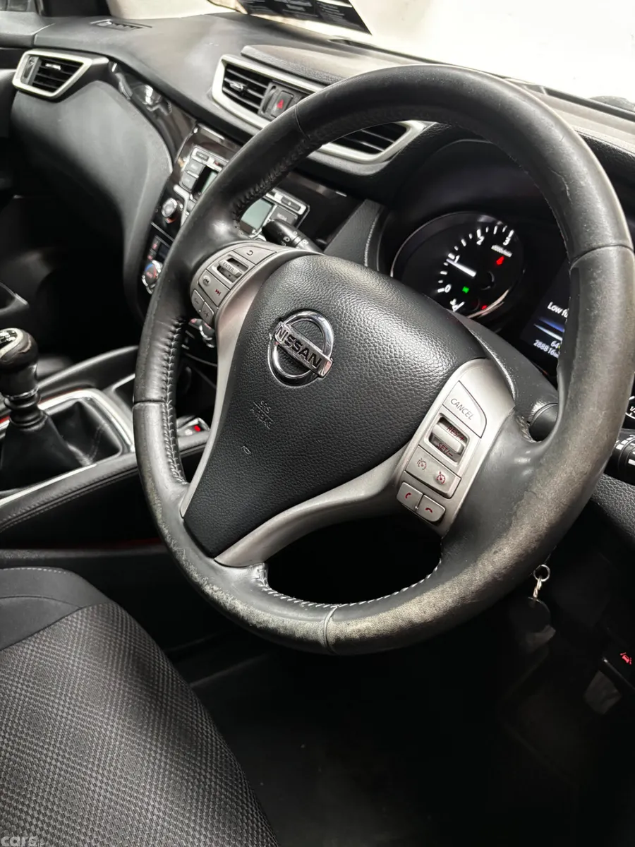 Nissan Qashqai Hatchback, Diesel, 2015, Silver