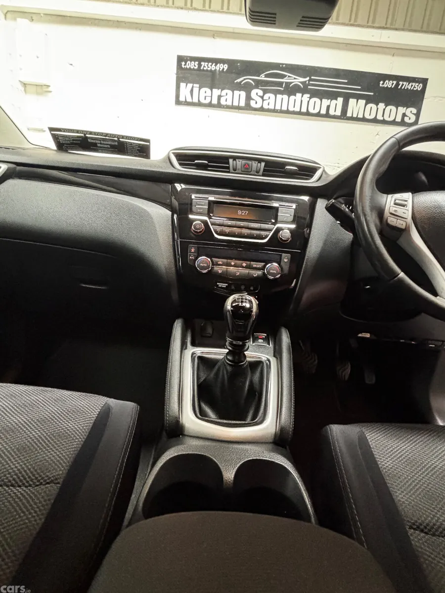 Nissan Qashqai Hatchback, Diesel, 2015, Silver