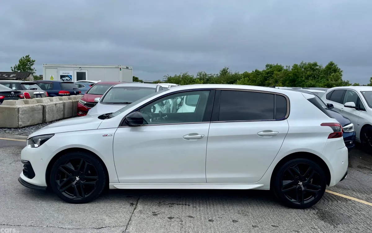 Peugeot 308 Hatchback, Petrol, 2018, White