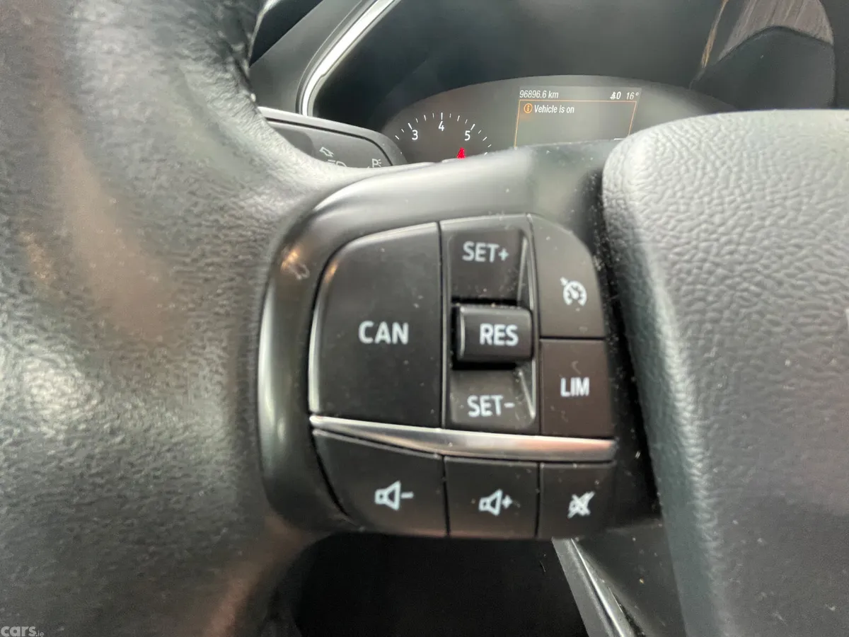 Ford Focus Hatchback, Petrol, 2020, White