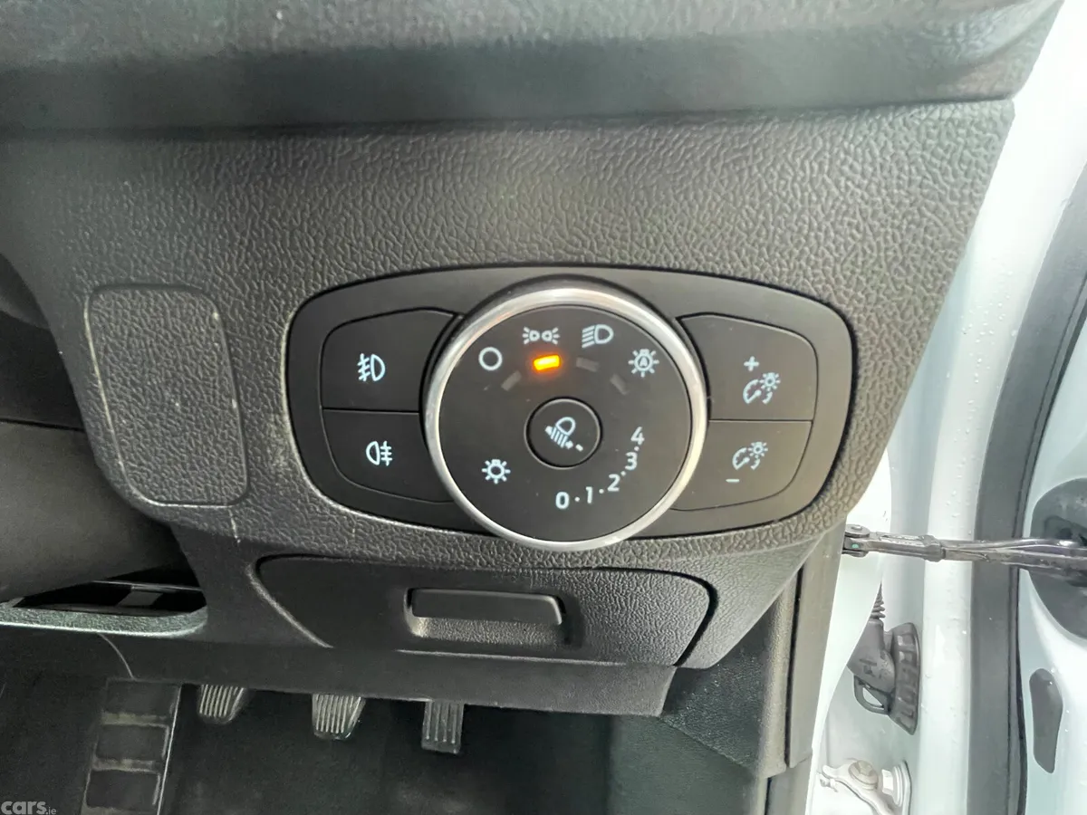 Ford Focus Hatchback, Petrol, 2020, White