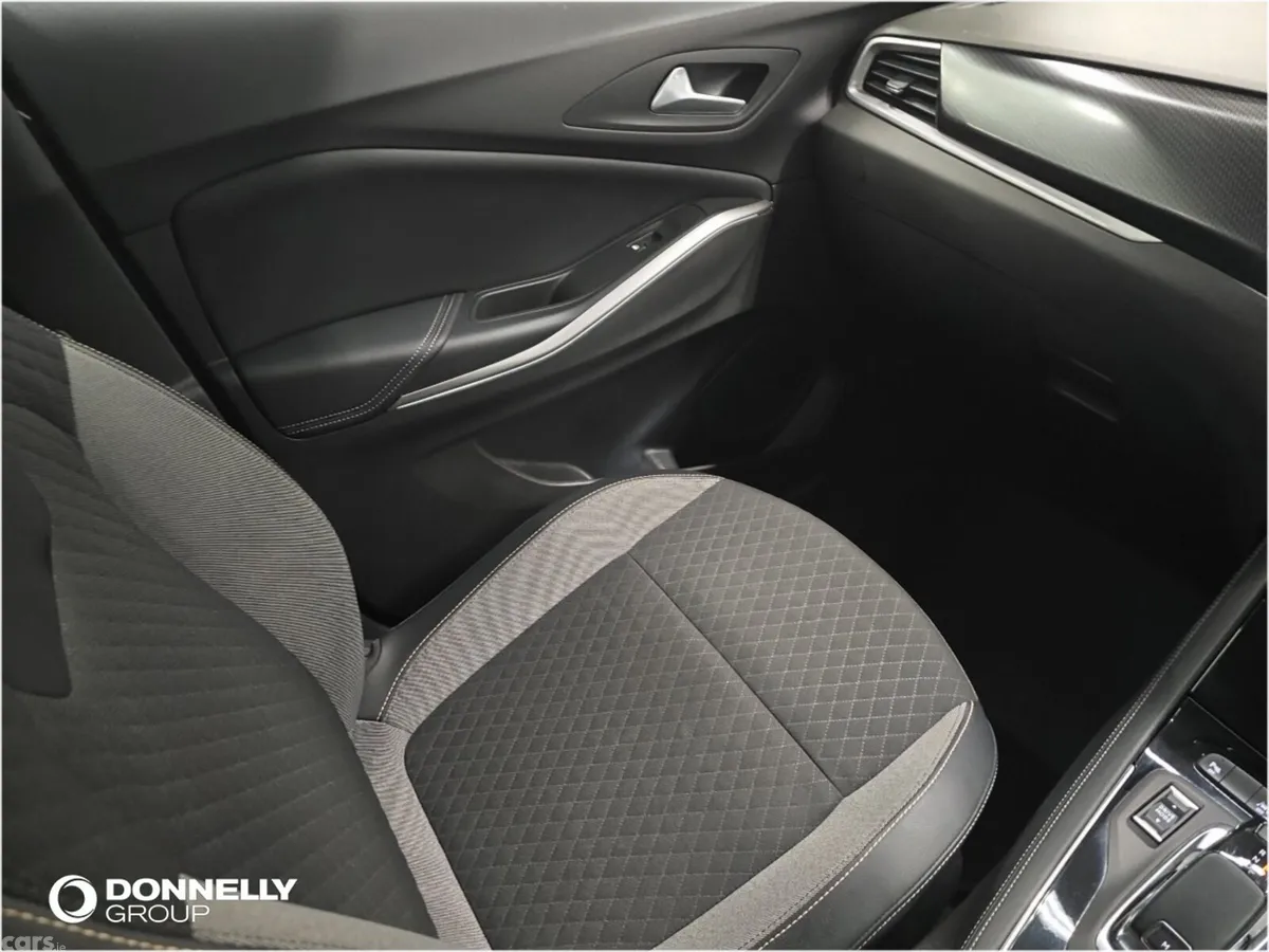 Vauxhall Grandland Hatchback, Diesel, 2022, Red