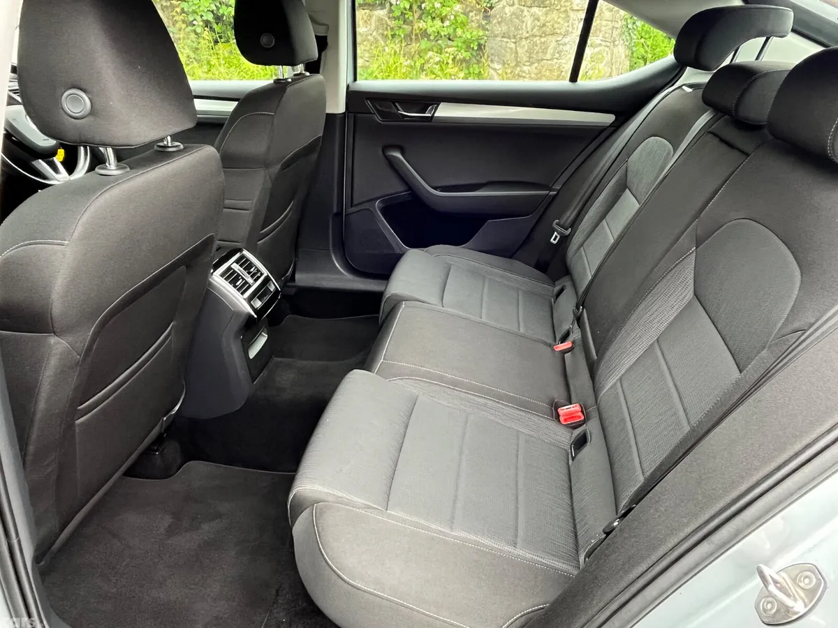 Skoda Superb Saloon, Diesel, 2018, Grey